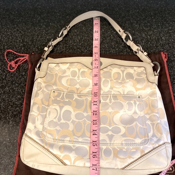 COACH Chelsea Optic Collection Signature tote in ivory, creams & beige.  #10143 - Picture 11 of 16